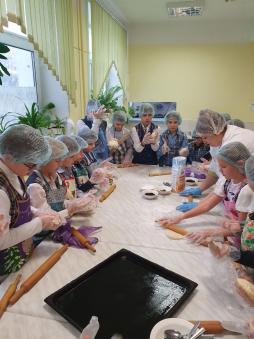 Мастер-класс по выпеканию булочных изделий в рамках Российской недели школьного питания.
